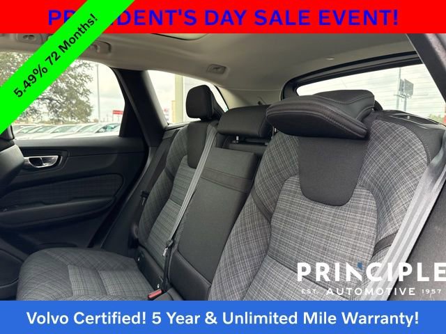Certified 2022 Volvo XC60 B5 Momentum image 35