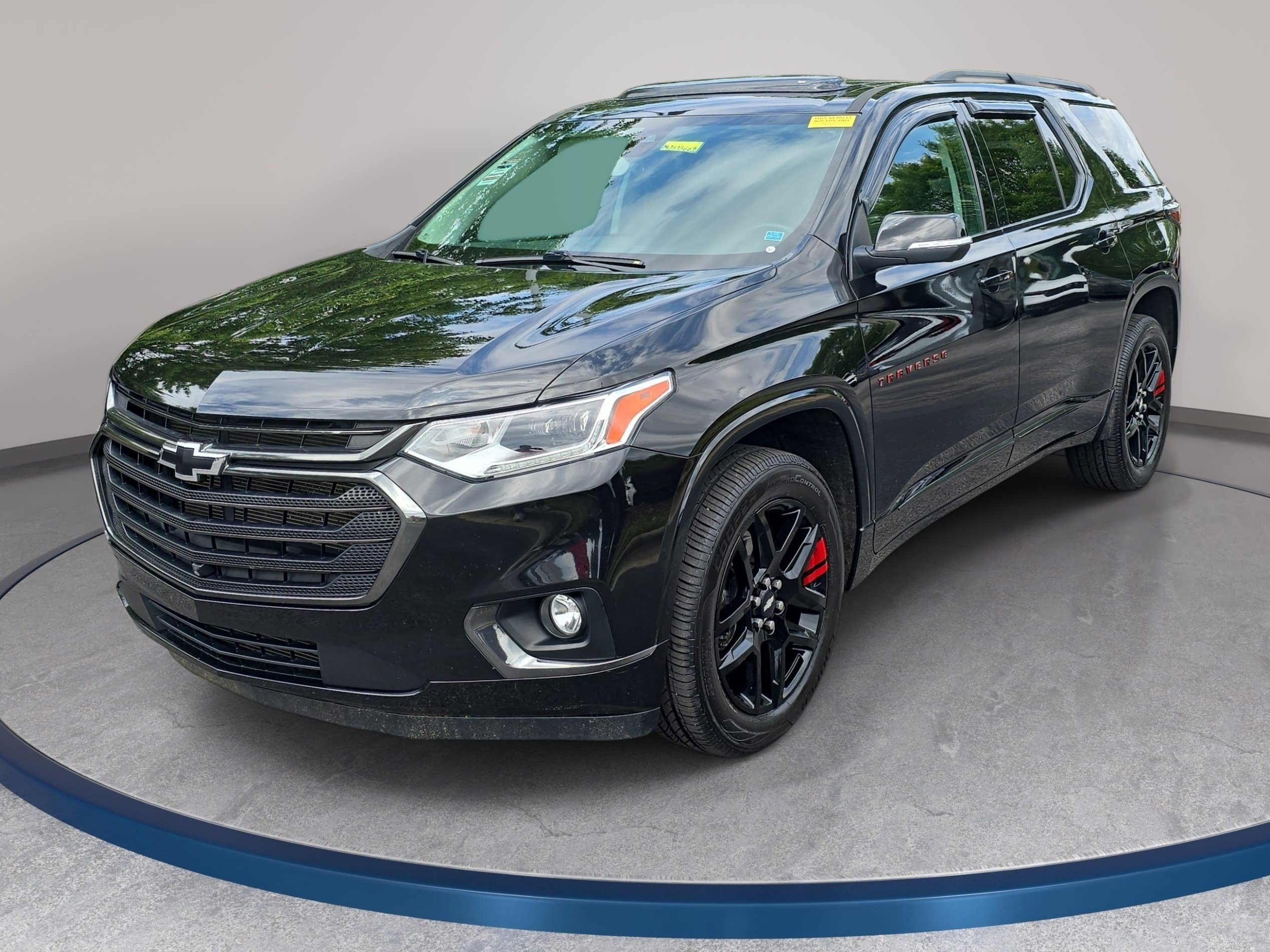 Used 2021 Chevrolet Traverse Premier w/ Redline Edition FWD image 1