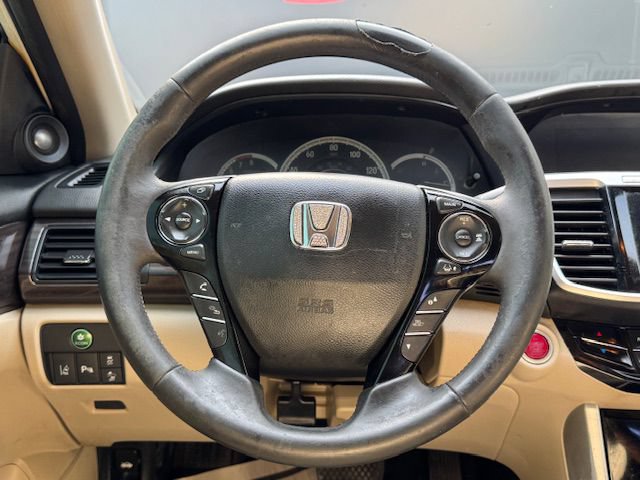 Used 2017 Honda Accord Touring image 25