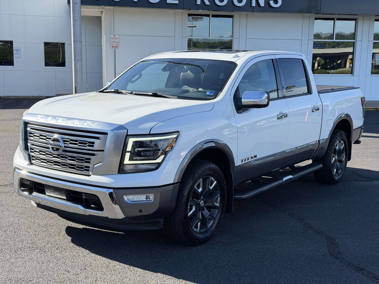 Used 2021 Nissan Titan Platinum Reserve w/ Moonroof Package AWD/4WD image 4
