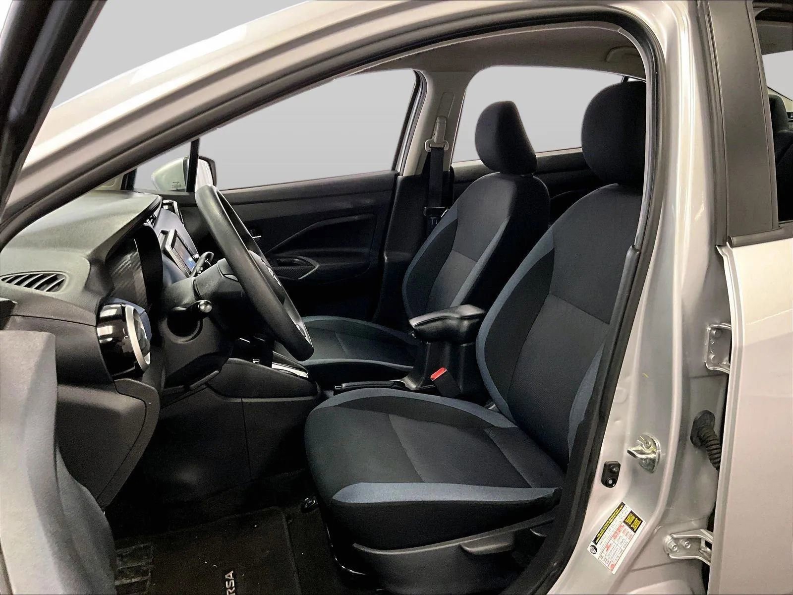 Used 2023 Nissan Versa SV image 24