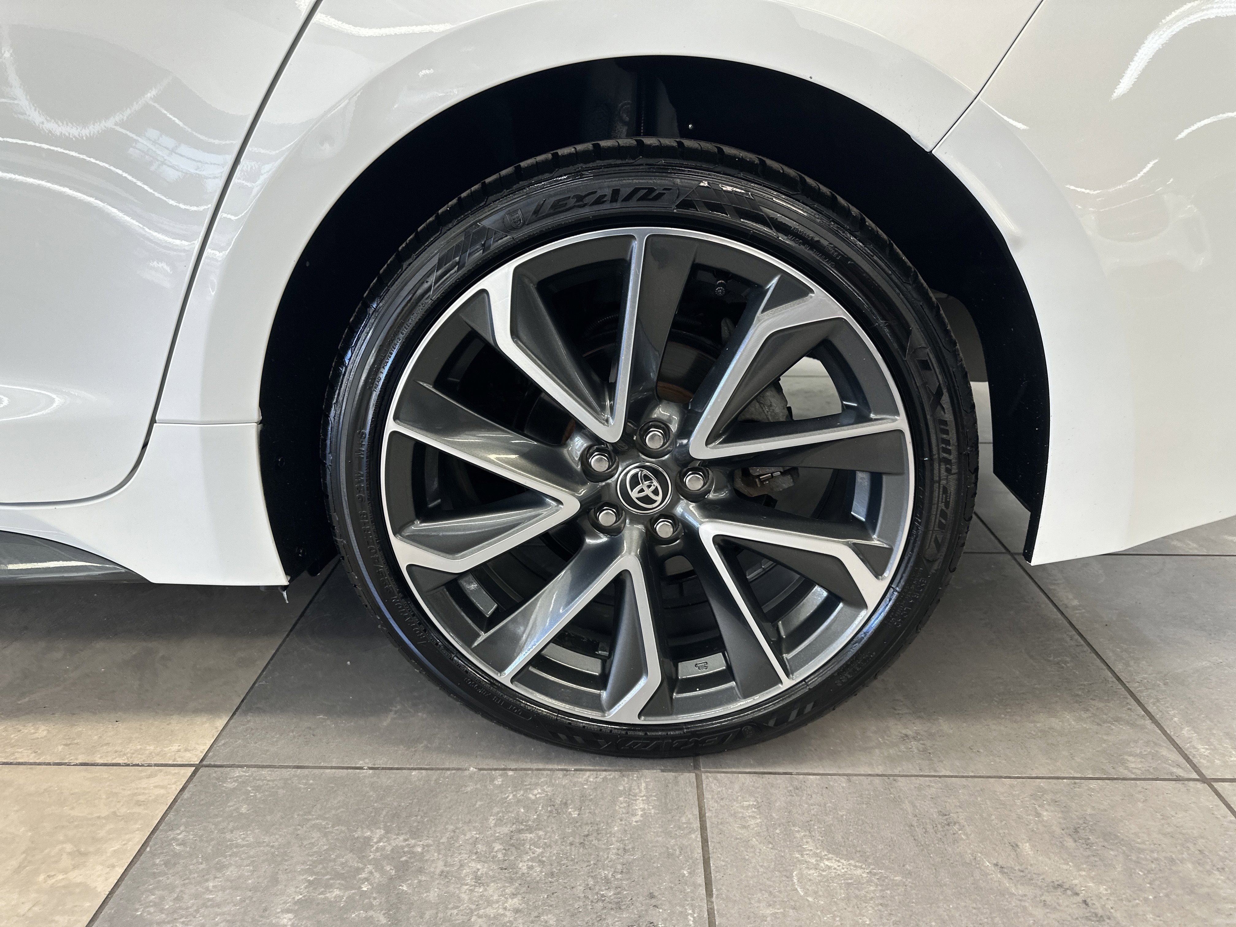 Used 2021 Toyota Corolla SE w/ Carpet Mat Package (TMS) image 7