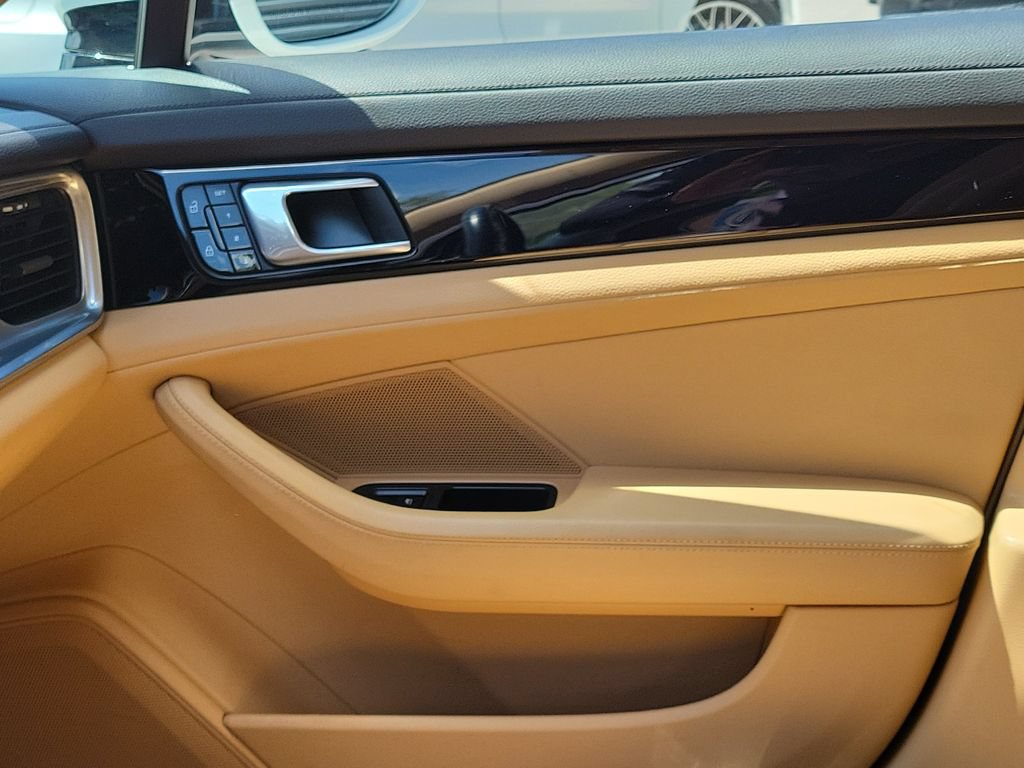 Certified 2019 Porsche Panamera RWD image 23