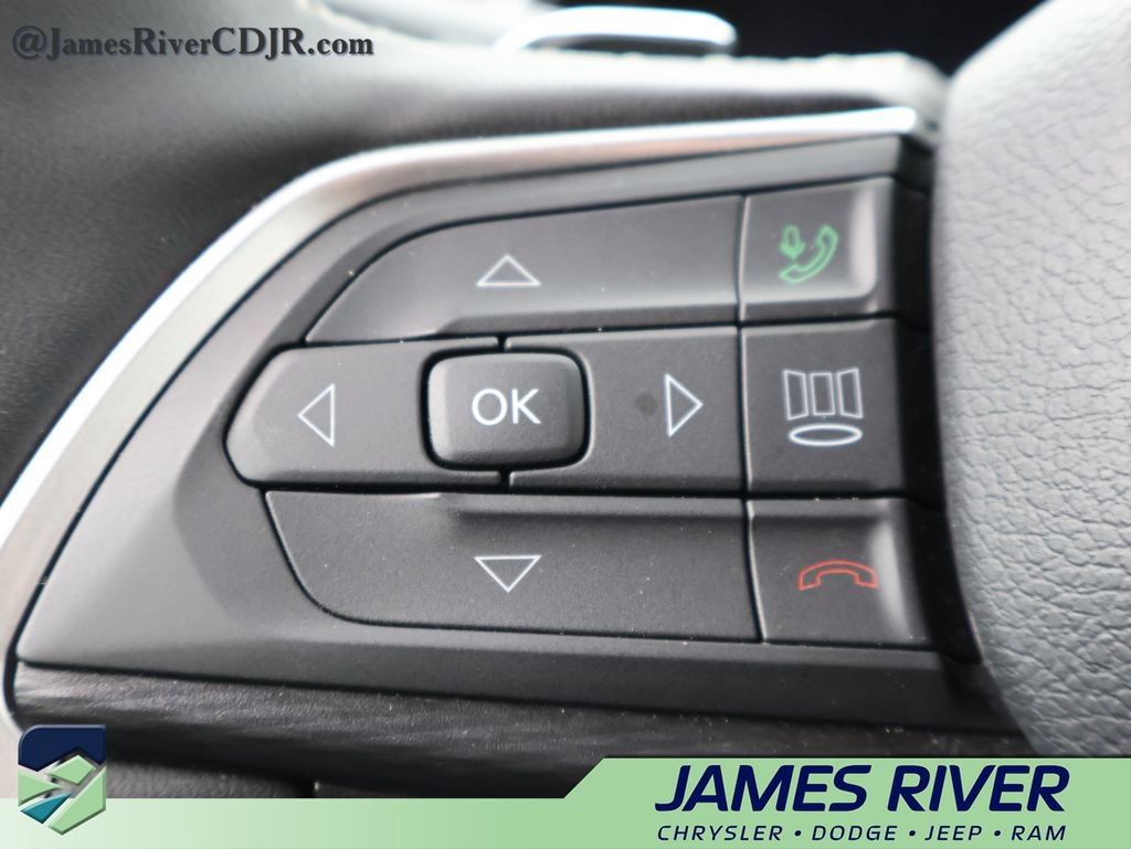Used 2025 Jeep Grand Cherokee Altitude AWD/4WD image 26