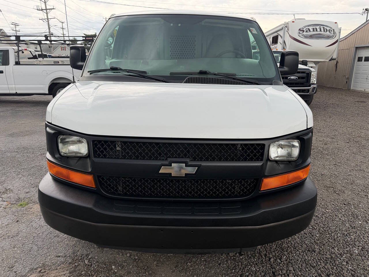 Used 2015 Chevrolet Express 2500 RWD image 3