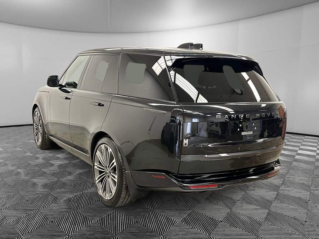 Used 2025 Land Rover Range Rover SE AWD/4WD image 3