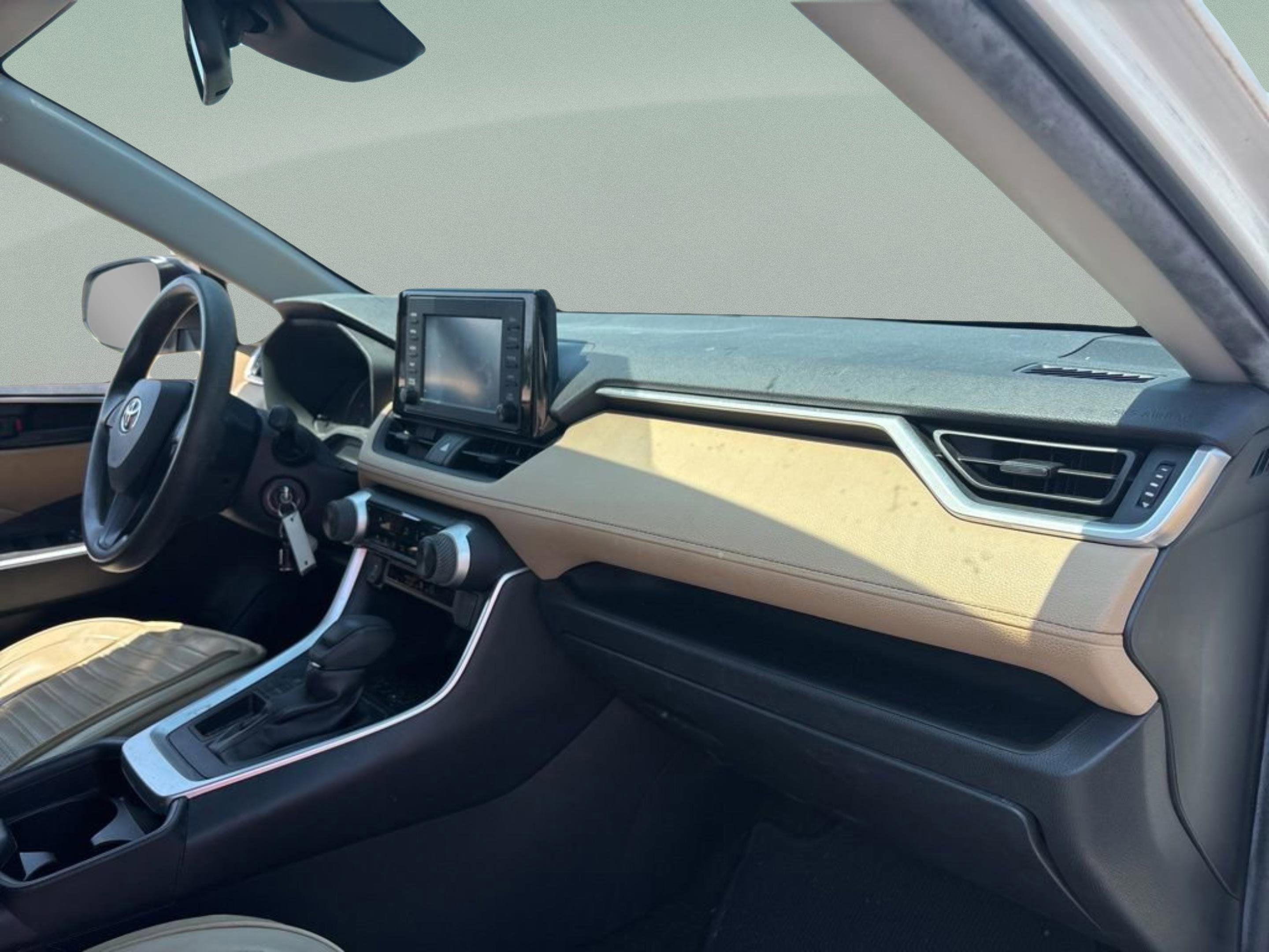 Used 2019 Toyota RAV4 LE FWD image 29