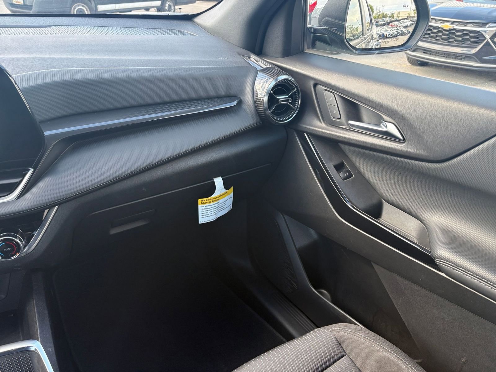 Used 2025 Chevrolet Equinox LT FWD image 35