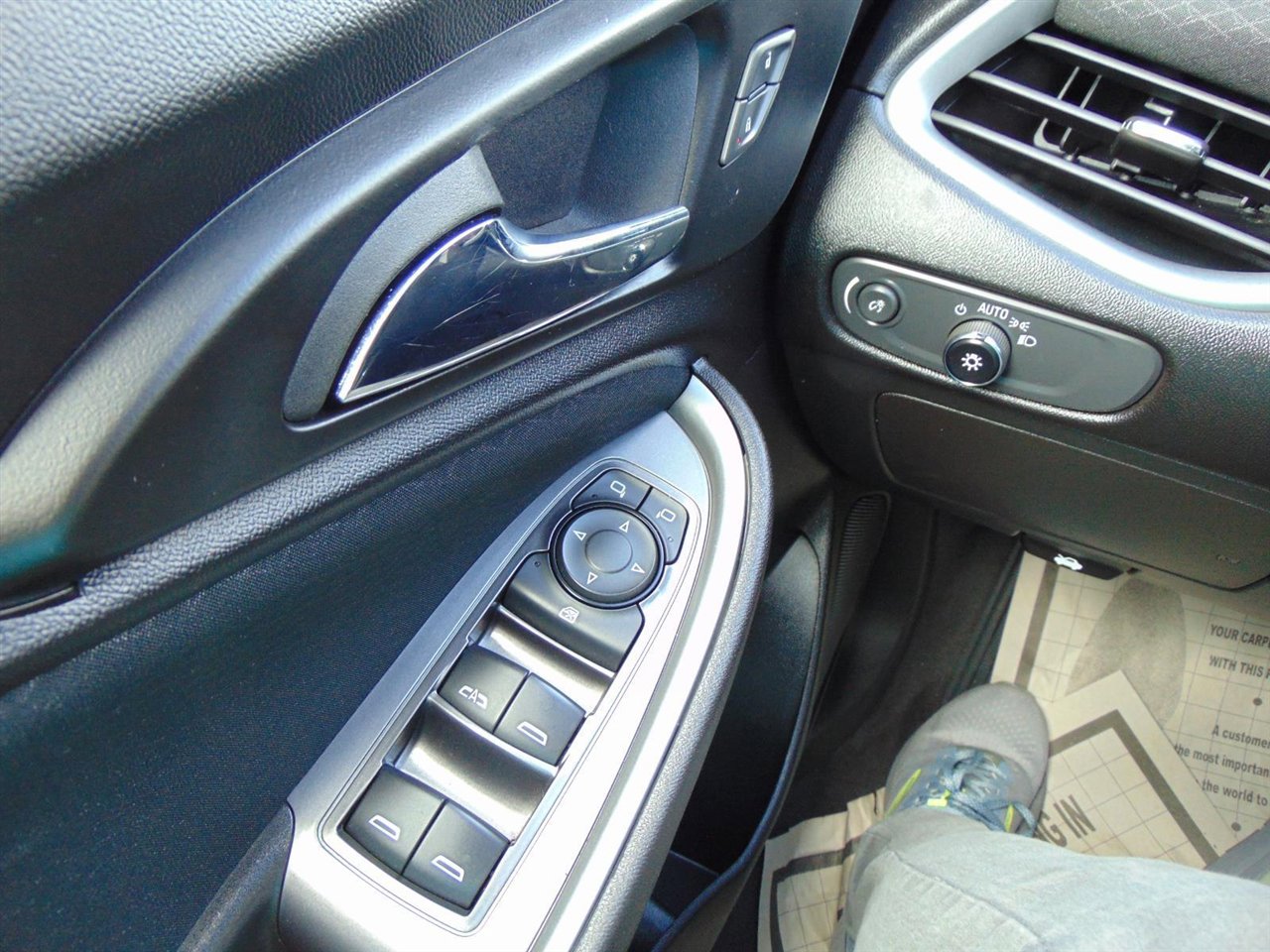 Used 2023 Chevrolet Malibu LT image 35