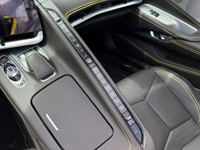 Used 2021 Chevrolet Corvette Stingray w/ Z51 Performance Package image 29