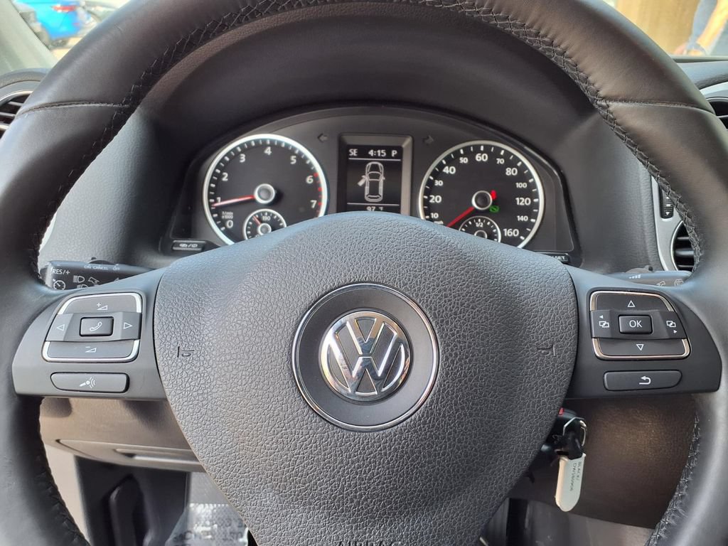 Used 2013 Volkswagen Tiguan S FWD image 20