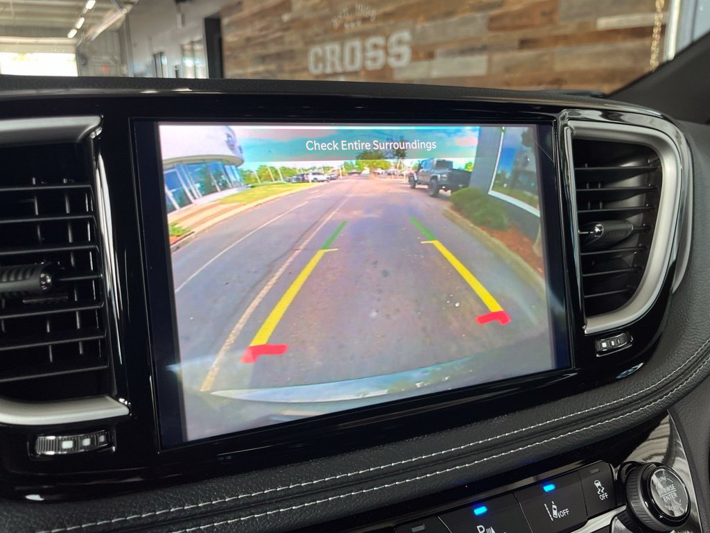 New 2027 Chrysler Pacifica Select FWD image 4