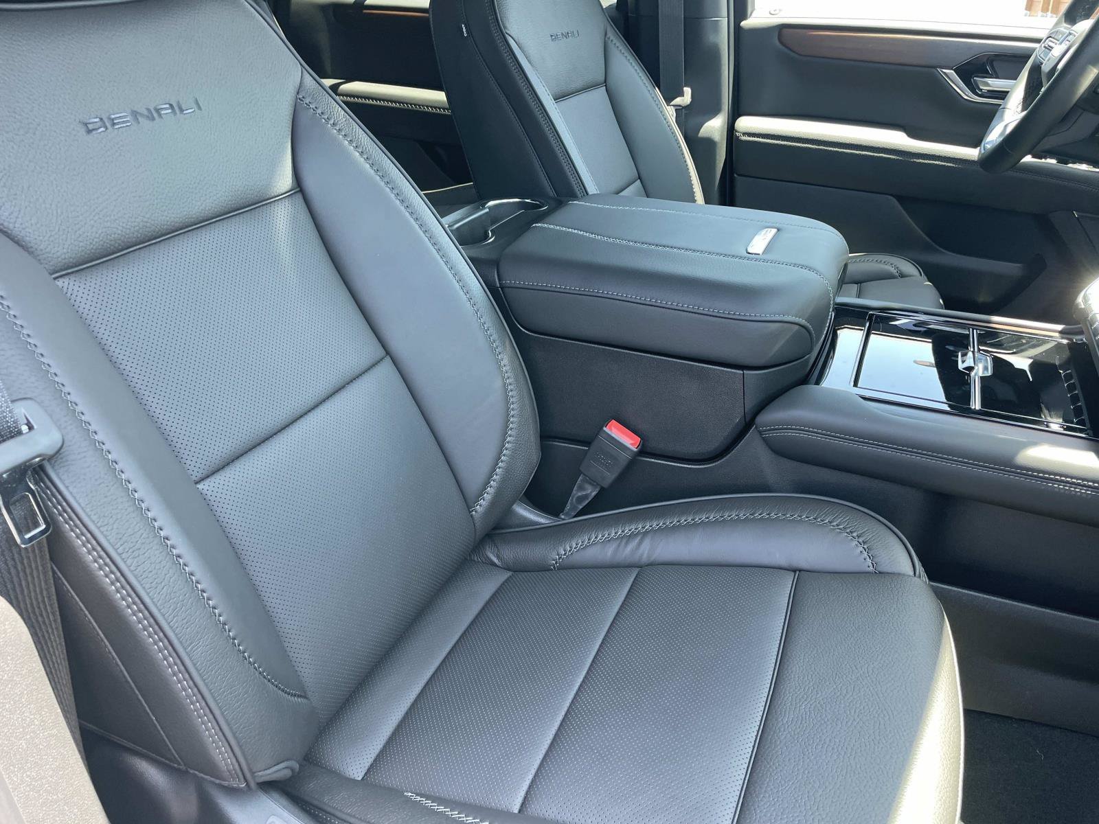 New 2026 GMC Yukon Denali AWD/4WD image 28