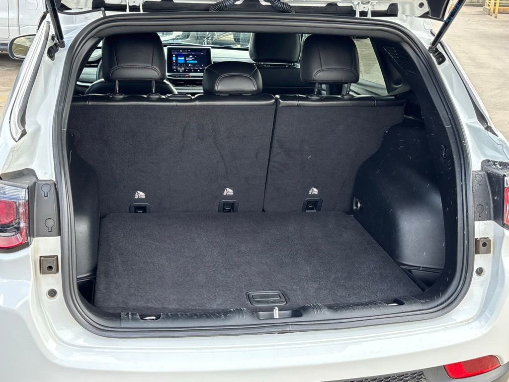 Used 2023 Jeep Compass Latitude image 24