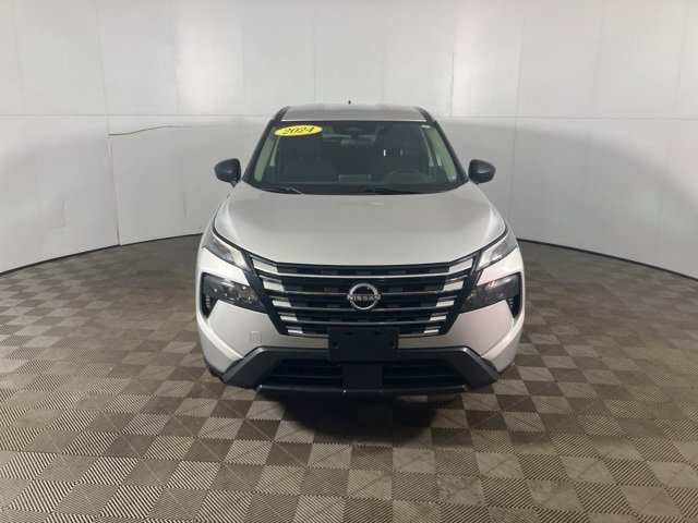 Used 2024 Nissan Rogue S image 3