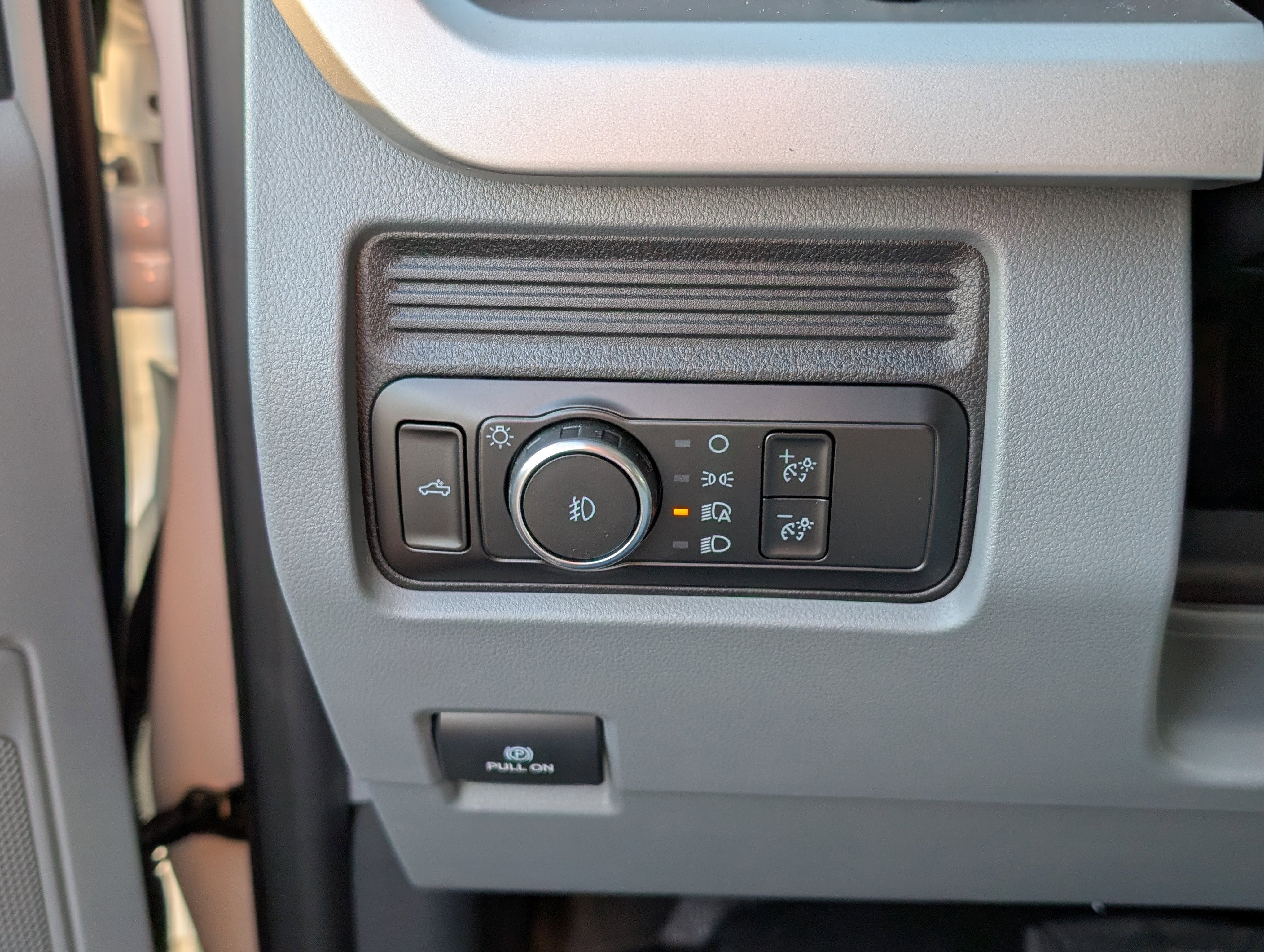 New 2026 Ford F250 XL w/ XL Chrome Package image 15