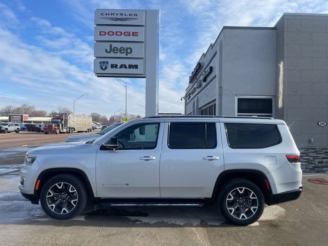 Used 2023 Jeep Wagoneer Series III w/ Rear Seat Video Group 1 image 1