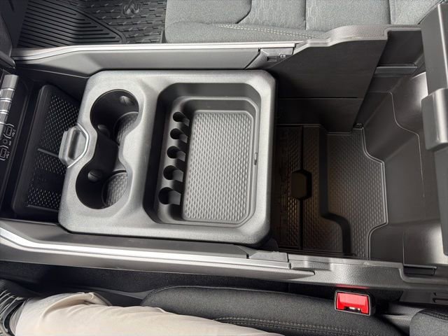 New 2026 RAM 1500 4x4 Crew Cab image 25