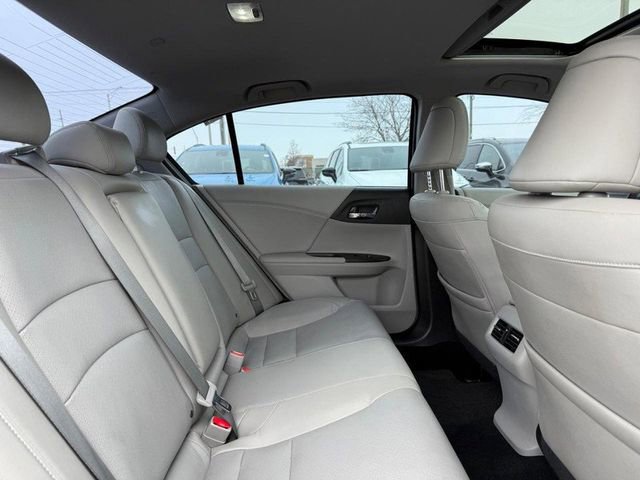 Used 2016 Honda Accord Touring image 11
