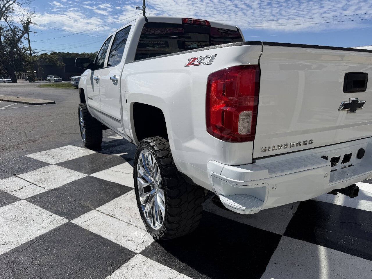 Used 2016 Chevrolet Silverado 1500 LTZ Z71 w/ LTZ Plus Package AWD/4WD image 8