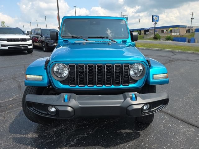 Used 2024 Jeep Wrangler Unlimited w/ Convenience Group AWD/4WD image 9
