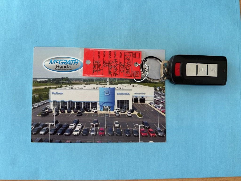 Used 2013 Mitsubishi Outlander SE image 4