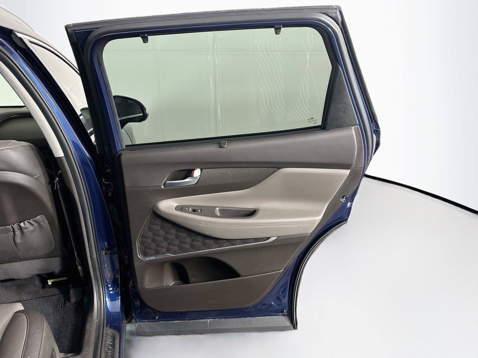 Used 2020 Hyundai Santa Fe Limited w/ Cargo Package FWD image 30