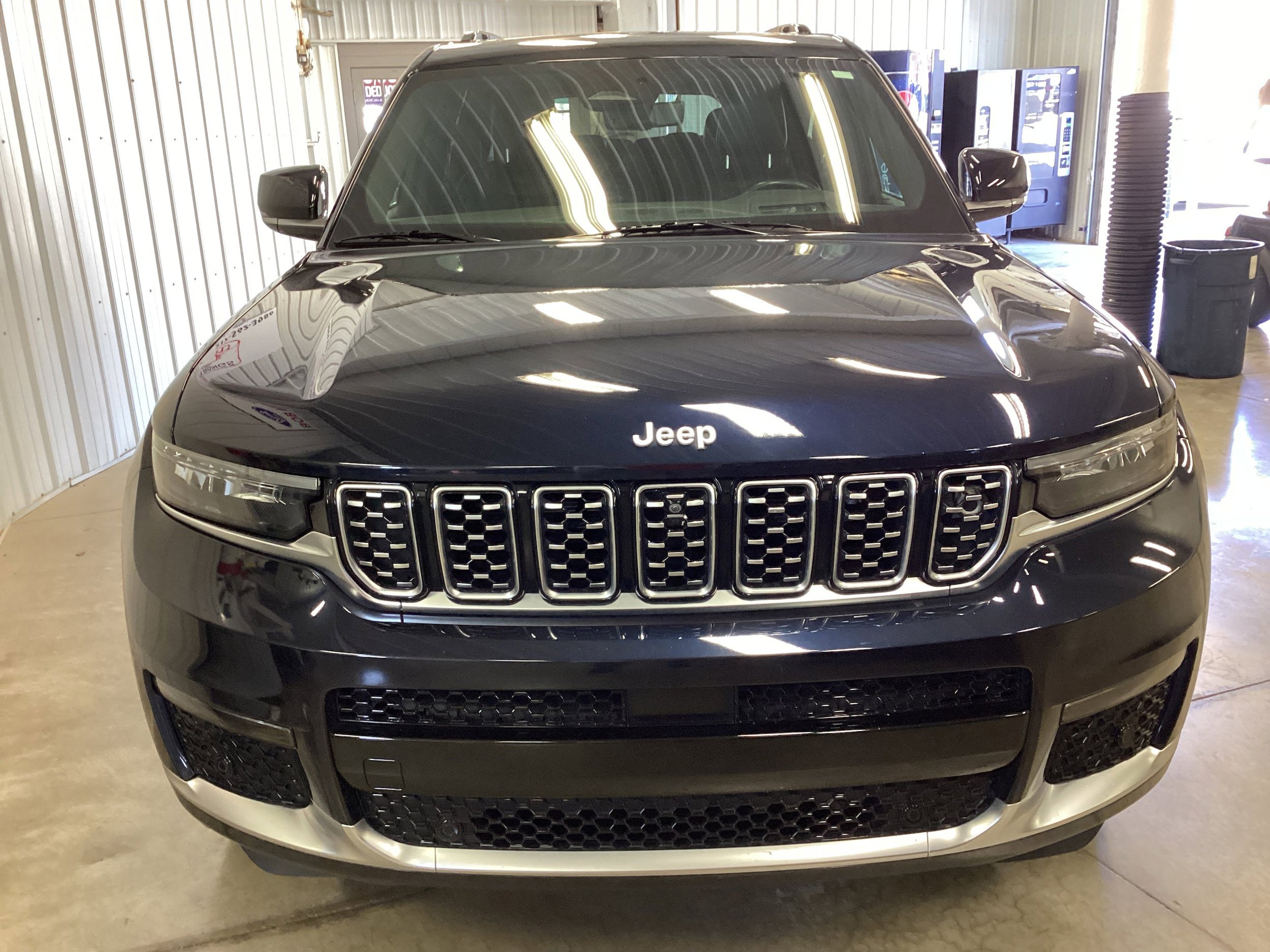 Used 2024 Jeep Grand Cherokee L Summit w/ Advanced Protech Group IV image 9