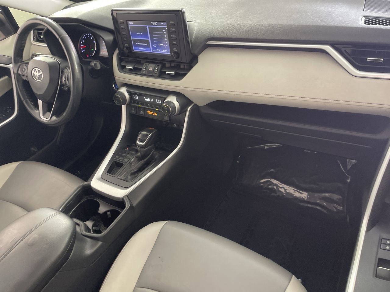 Used 2019 Toyota RAV4 XLE Premium w/ Cold Weather Package AWD/4WD image 27