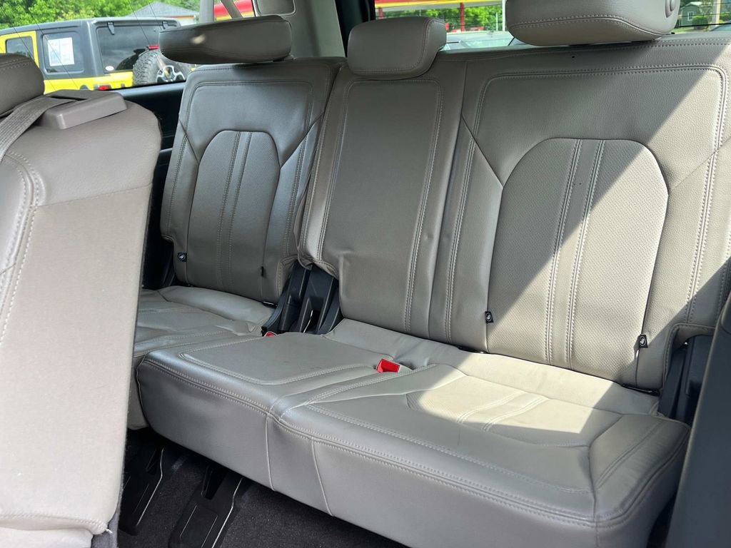 Used 2021 Ford Expedition Max Limited image 19