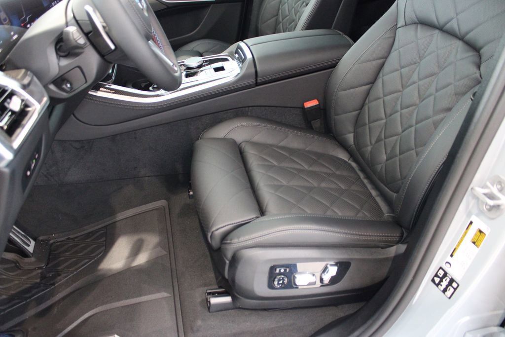 New 2026 BMW X5 M60i w/ Climate Comfort Package image 8