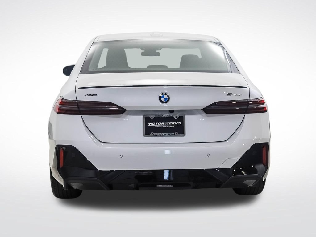 New 2027 BMW 530i xDrive w/ M Sport Package AWD/4WD image 4