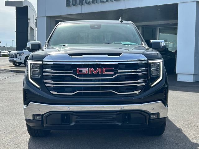 Used 2022 GMC Sierra 1500 SLT w/ SLT Premium Plus Package AWD/4WD image 2