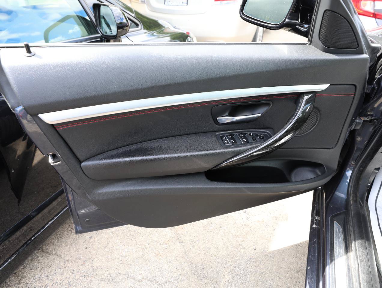 Used 2018 BMW 330i Gran Turismo xDrive AWD/4WD image 15