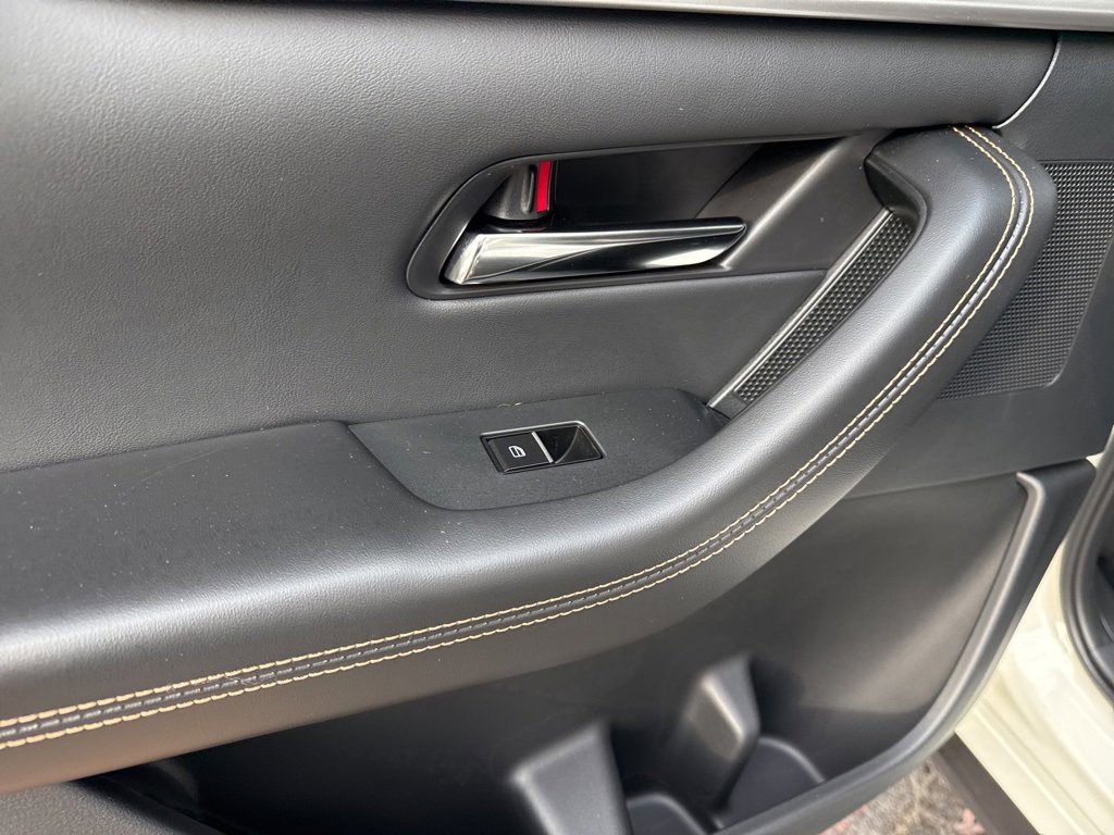 Used 2025 MAZDA CX-70 Plug-In Hybrid w/ Premium Pkg image 35