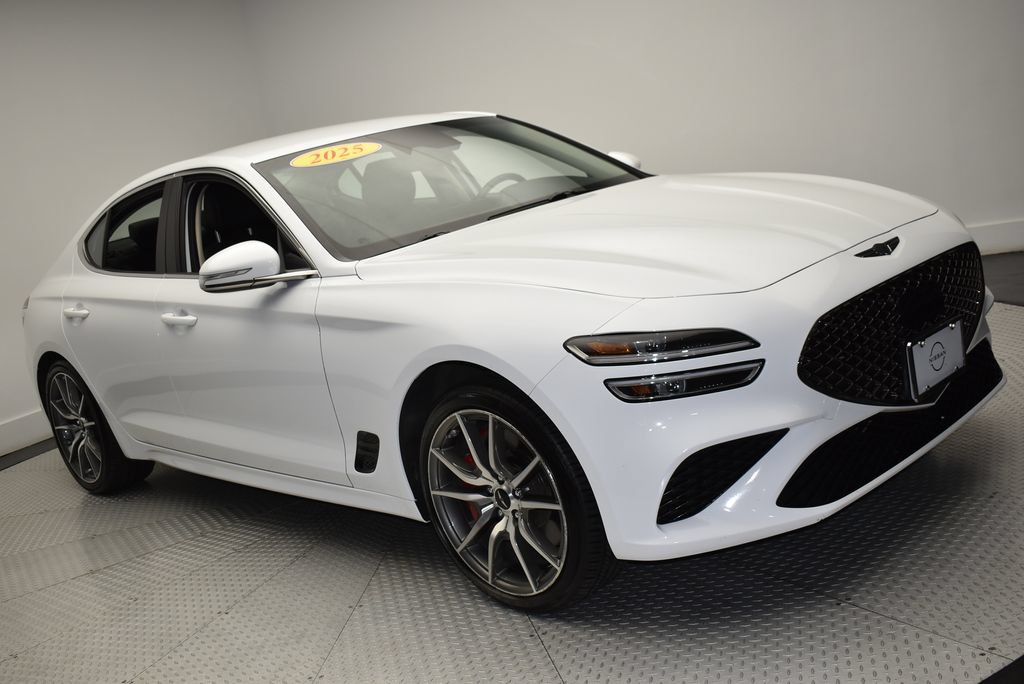 Used 2025 Genesis G70 2.5T AWD/4WD image 3