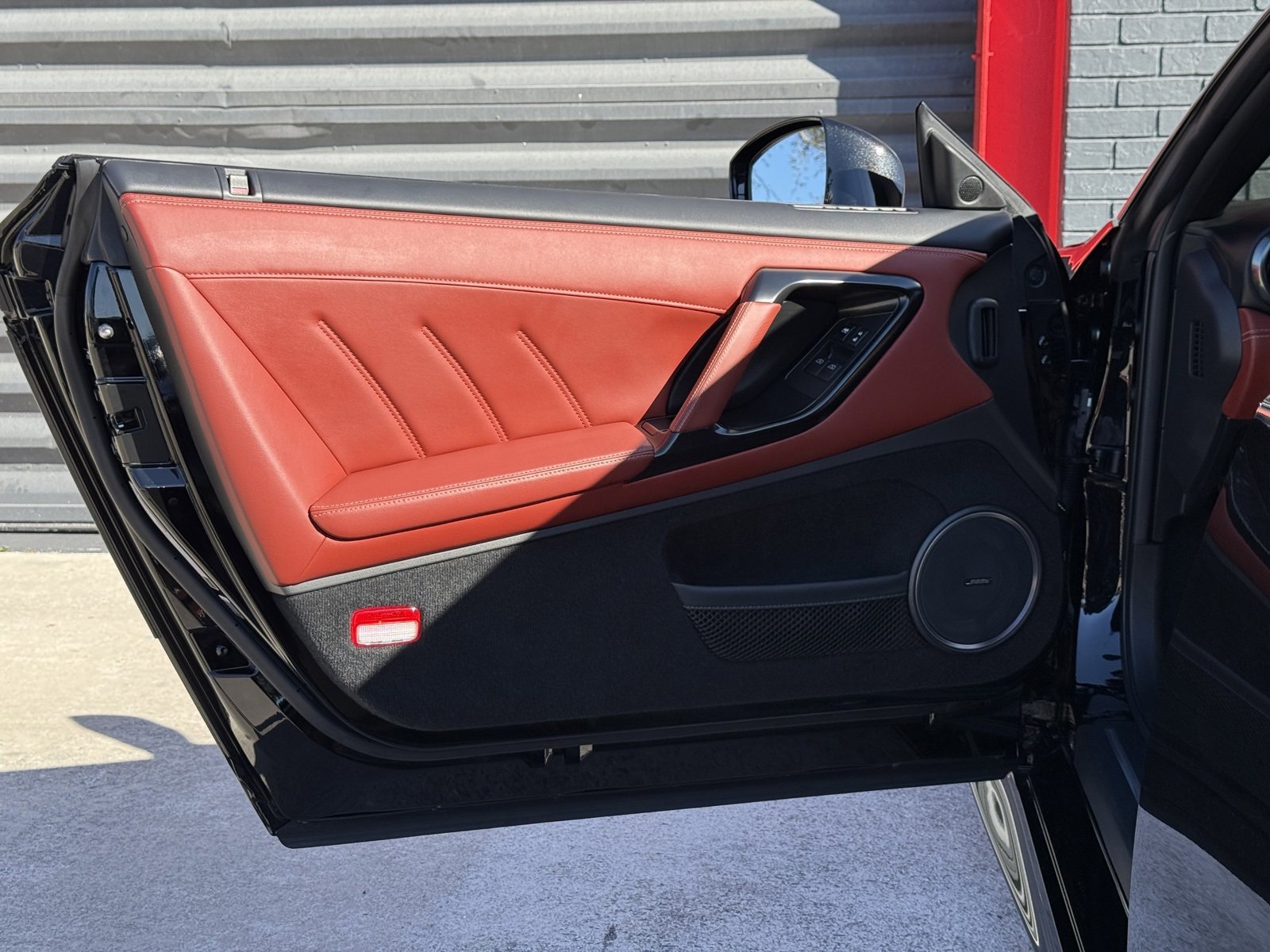 Used 2023 Nissan GT-R Premium w/ Premium Interior Package image 13