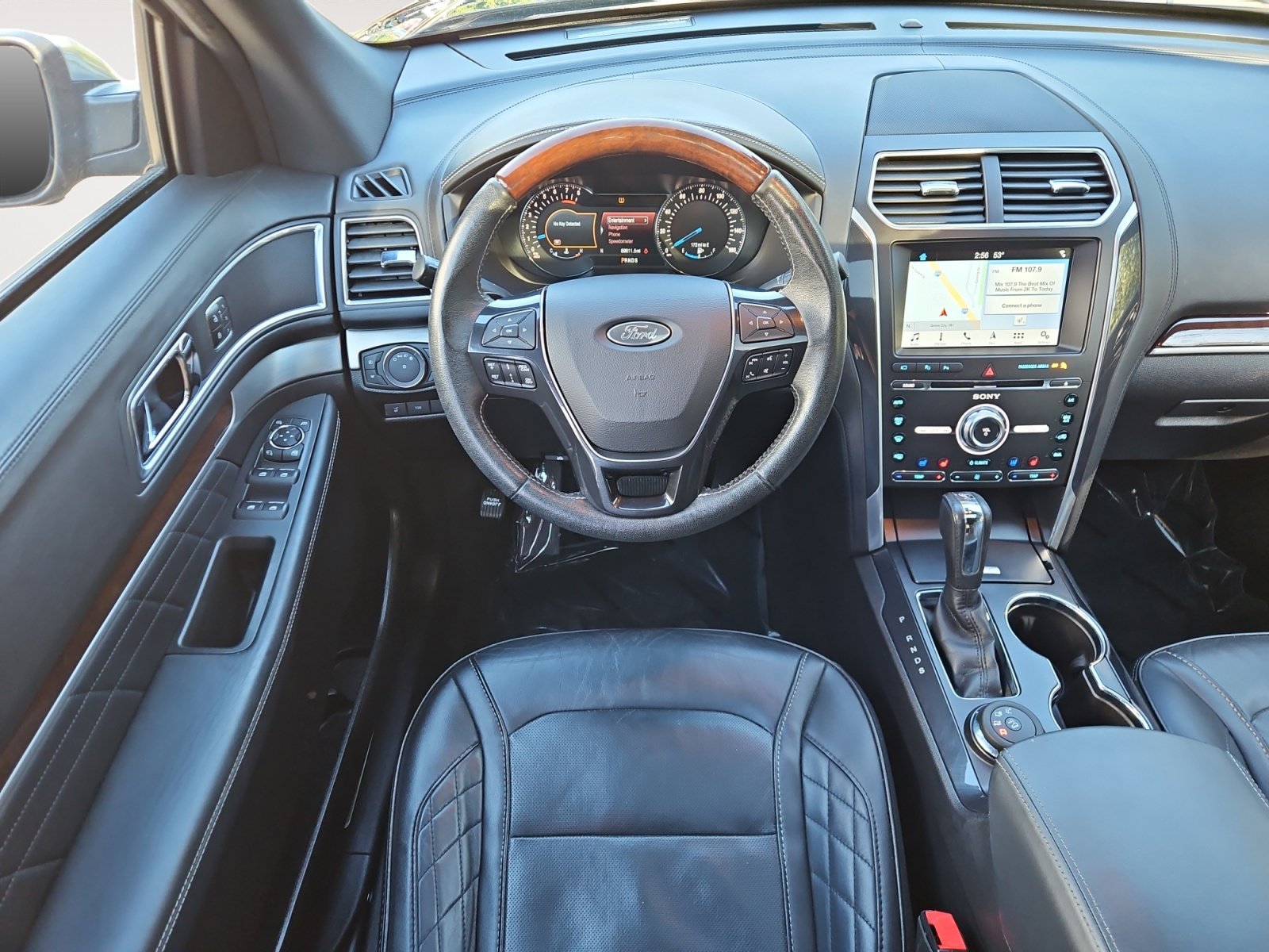 Used 2017 Ford Explorer Platinum AWD/4WD image 10