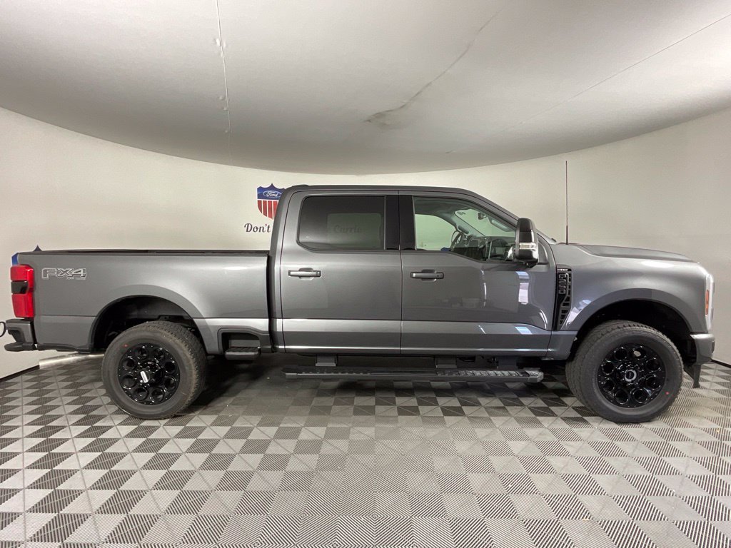New 2027 Ford F250 Lariat w/ Black Appearance Package AWD/4WD image 2
