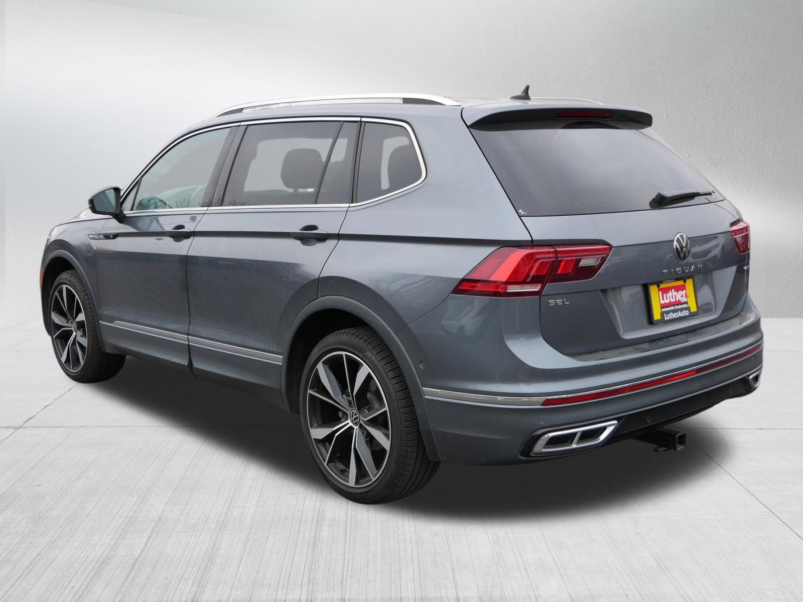 Used 2022 Volkswagen Tiguan SEL R-Line image 5