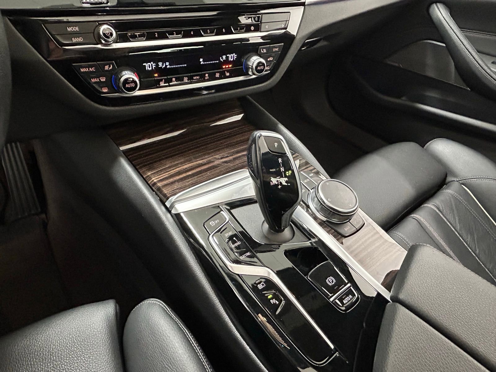 Used 2023 BMW 530e xDrive w/ Executive Package image 23