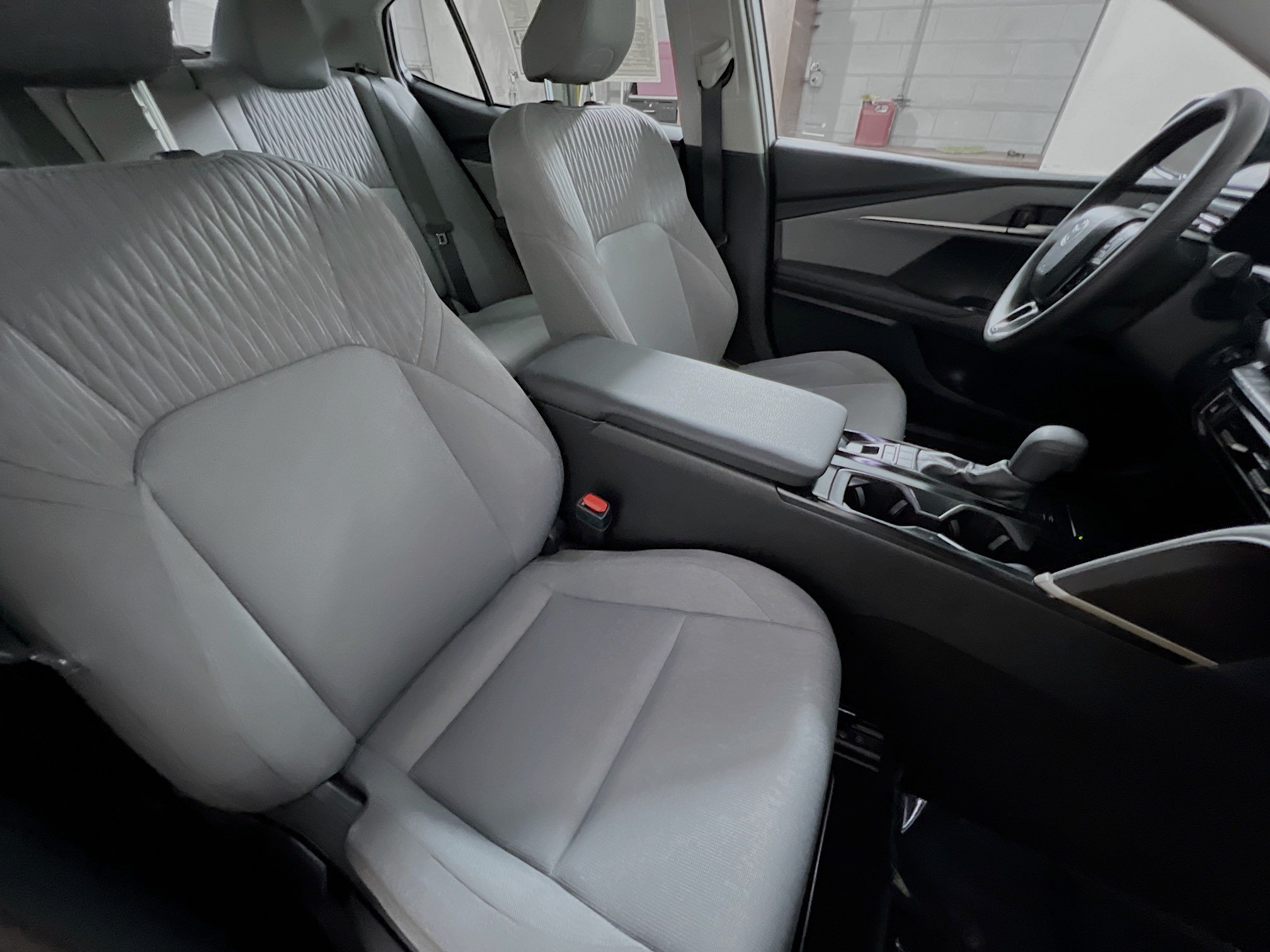 Used 2025 Toyota Camry LE FWD image 31