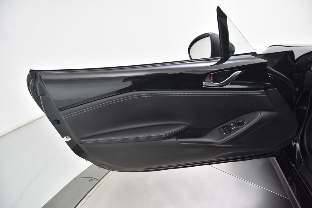 Used 2025 MAZDA MX-5 Miata RF Grand Touring RWD image 38