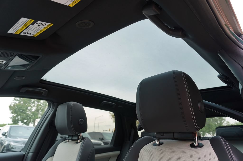 New 2026 Land Rover Discovery Sport Landmark AWD/4WD image 14