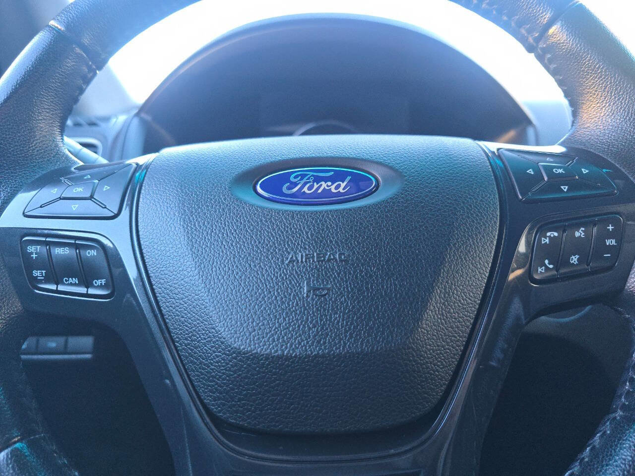 Used 2016 Ford Explorer XLT w/ Equipment Group 202A image 28