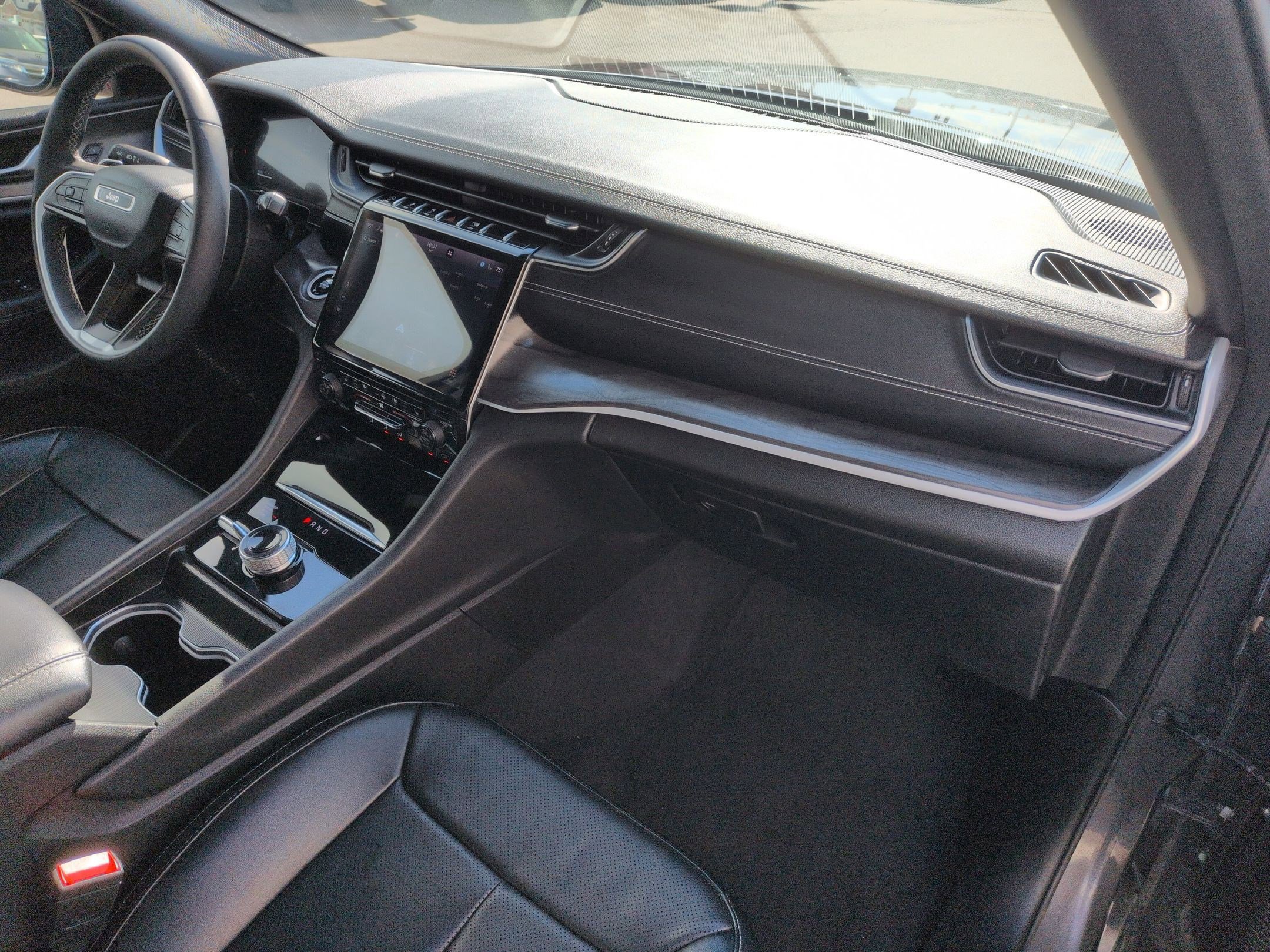 Used 2024 Jeep Grand Cherokee L Limited w/ Luxury Tech Group II image 36