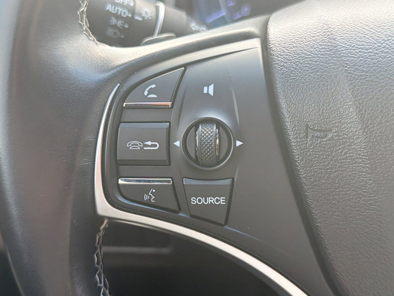 Used 2018 Acura RLX w/ Technology Package FWD image 14