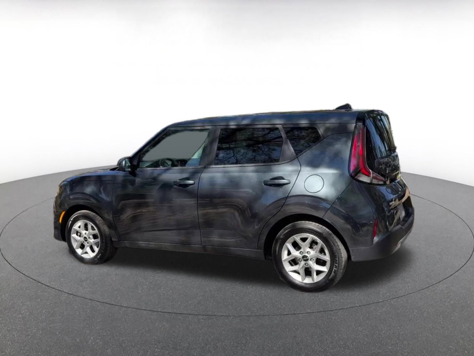 Used 2025 Kia Soul LX w/ LX Technology Package image 10