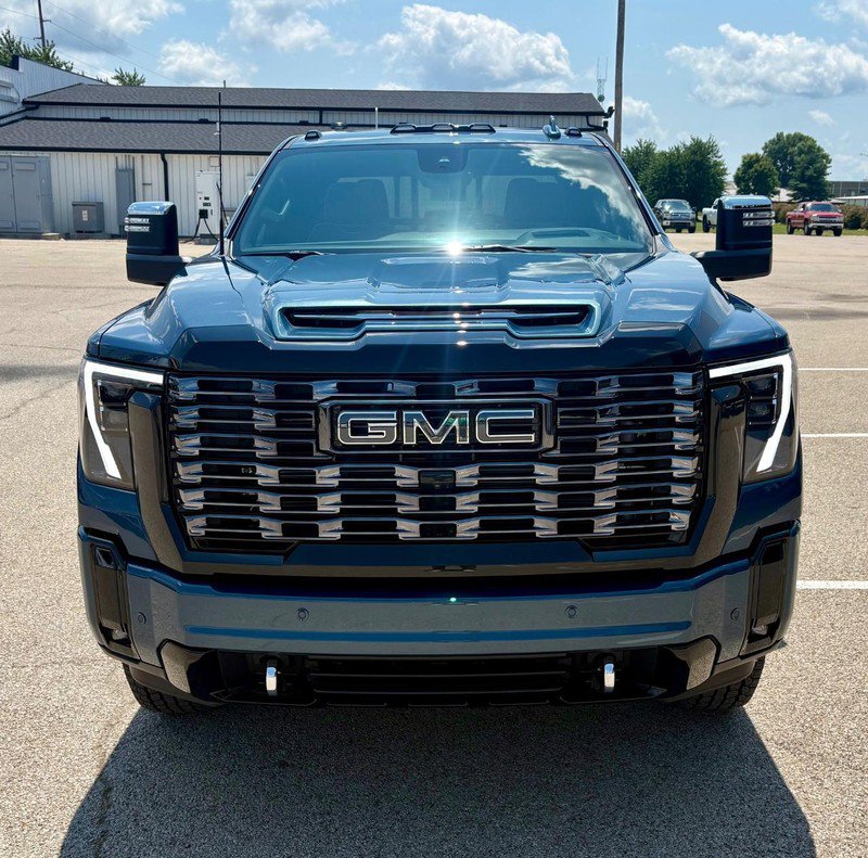 New 2026 GMC Sierra 2500 Denali Ultimate AWD/4WD image 11