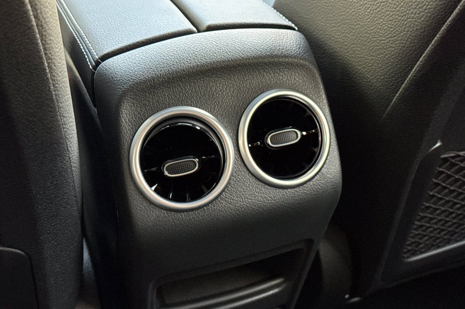 New 2026 Mercedes-Benz GLB 250 image 25